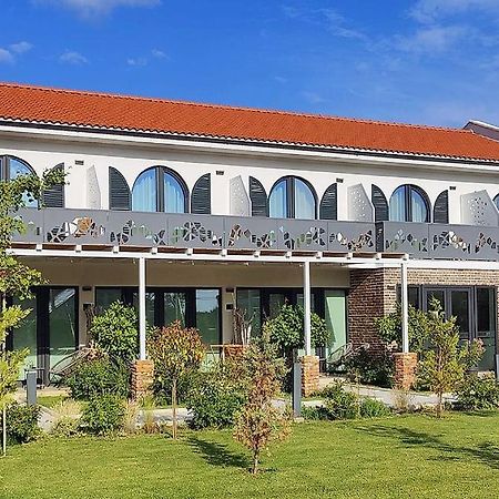 Boutique 23 Hotel Douăzeci şi Trei August Eksteriør billede