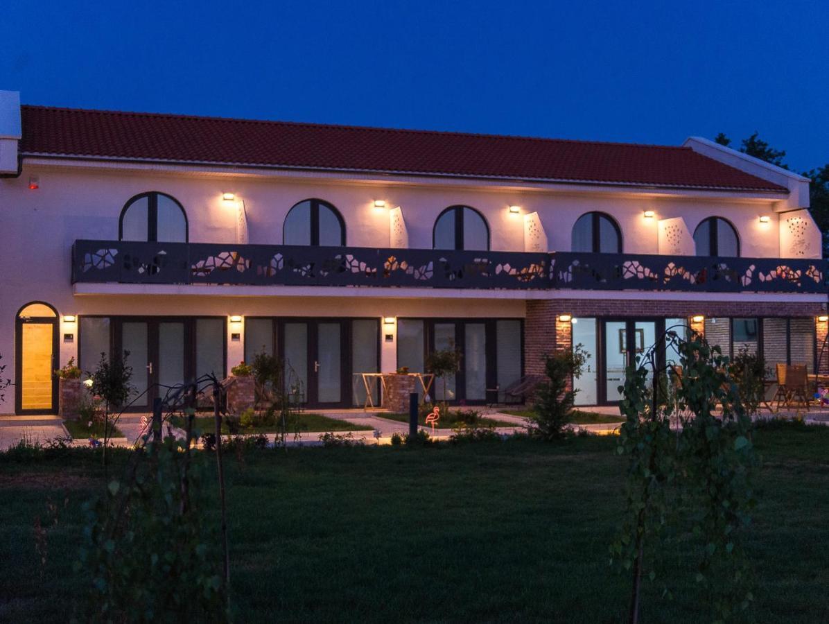 Boutique 23 Hotel Douăzeci şi Trei August Eksteriør billede