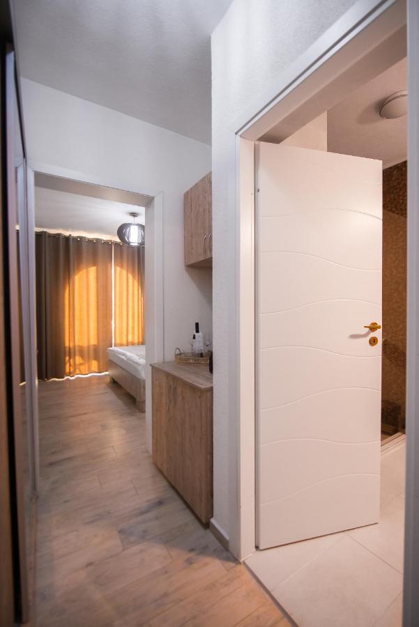 Boutique 23 Hotel Douăzeci şi Trei August Eksteriør billede
