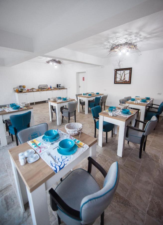 Boutique 23 Hotel Douăzeci şi Trei August Eksteriør billede