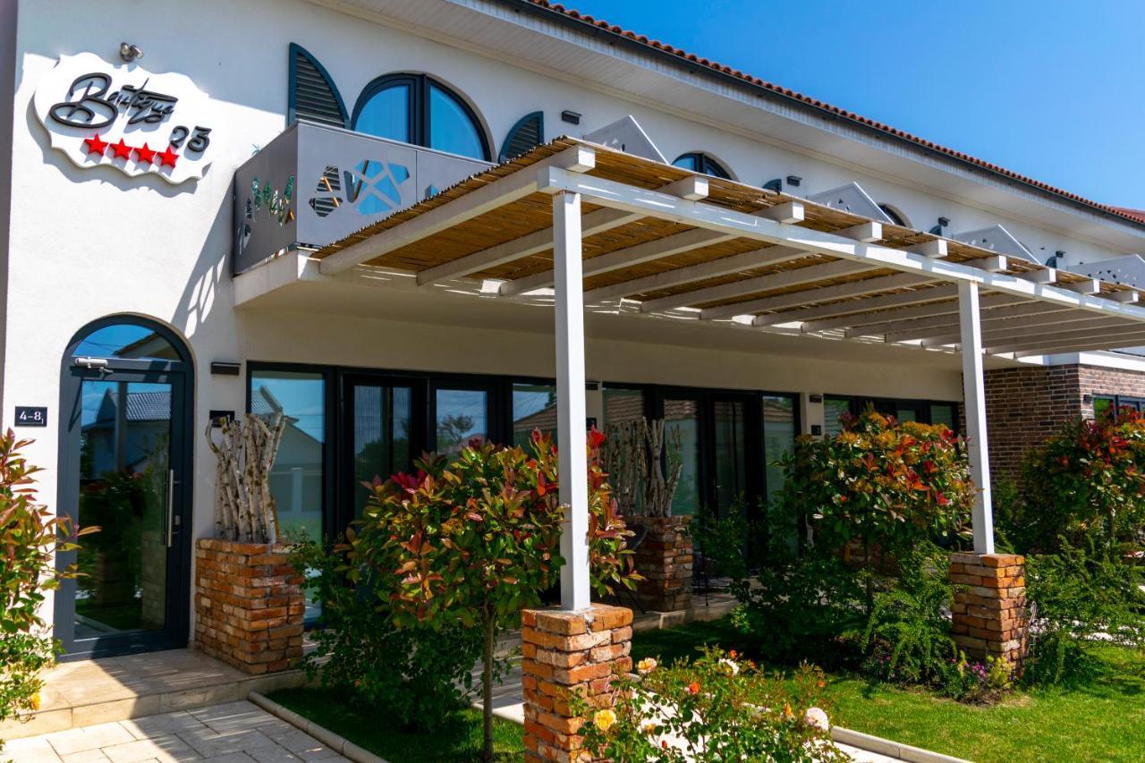 Boutique 23 Hotel Douăzeci şi Trei August Eksteriør billede