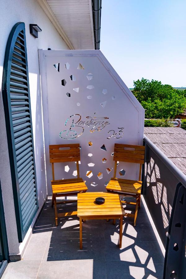 Boutique 23 Hotel Douăzeci şi Trei August Eksteriør billede
