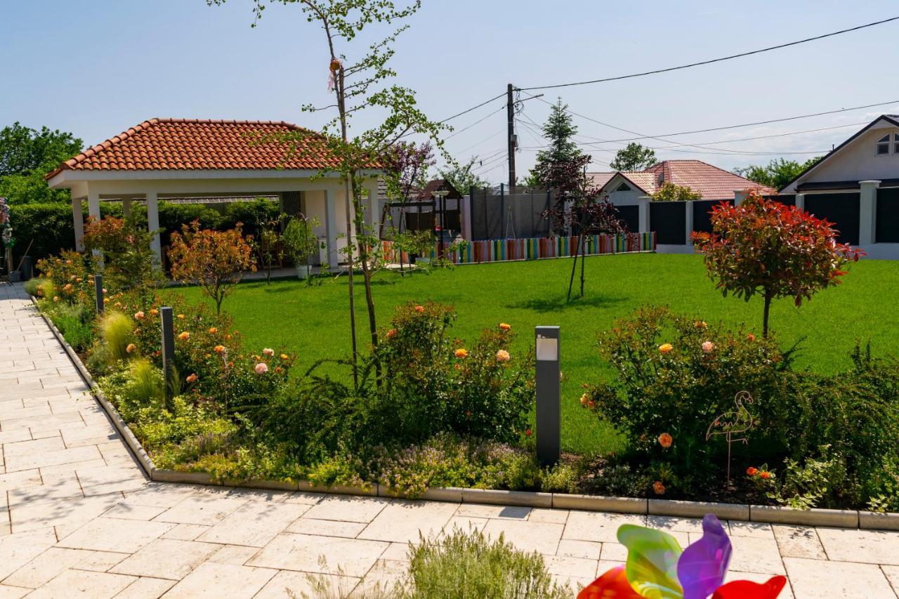 Boutique 23 Hotel Douăzeci şi Trei August Eksteriør billede