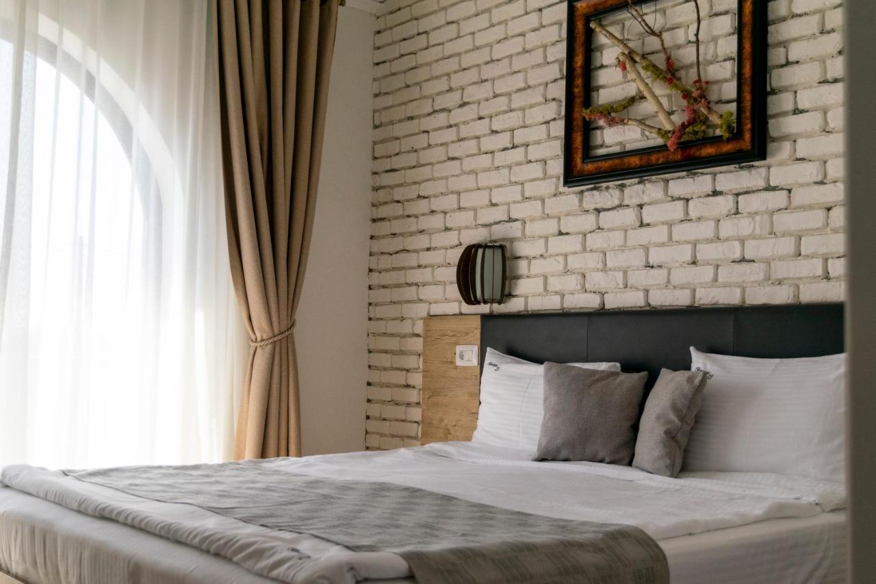 Boutique 23 Hotel Douăzeci şi Trei August Eksteriør billede
