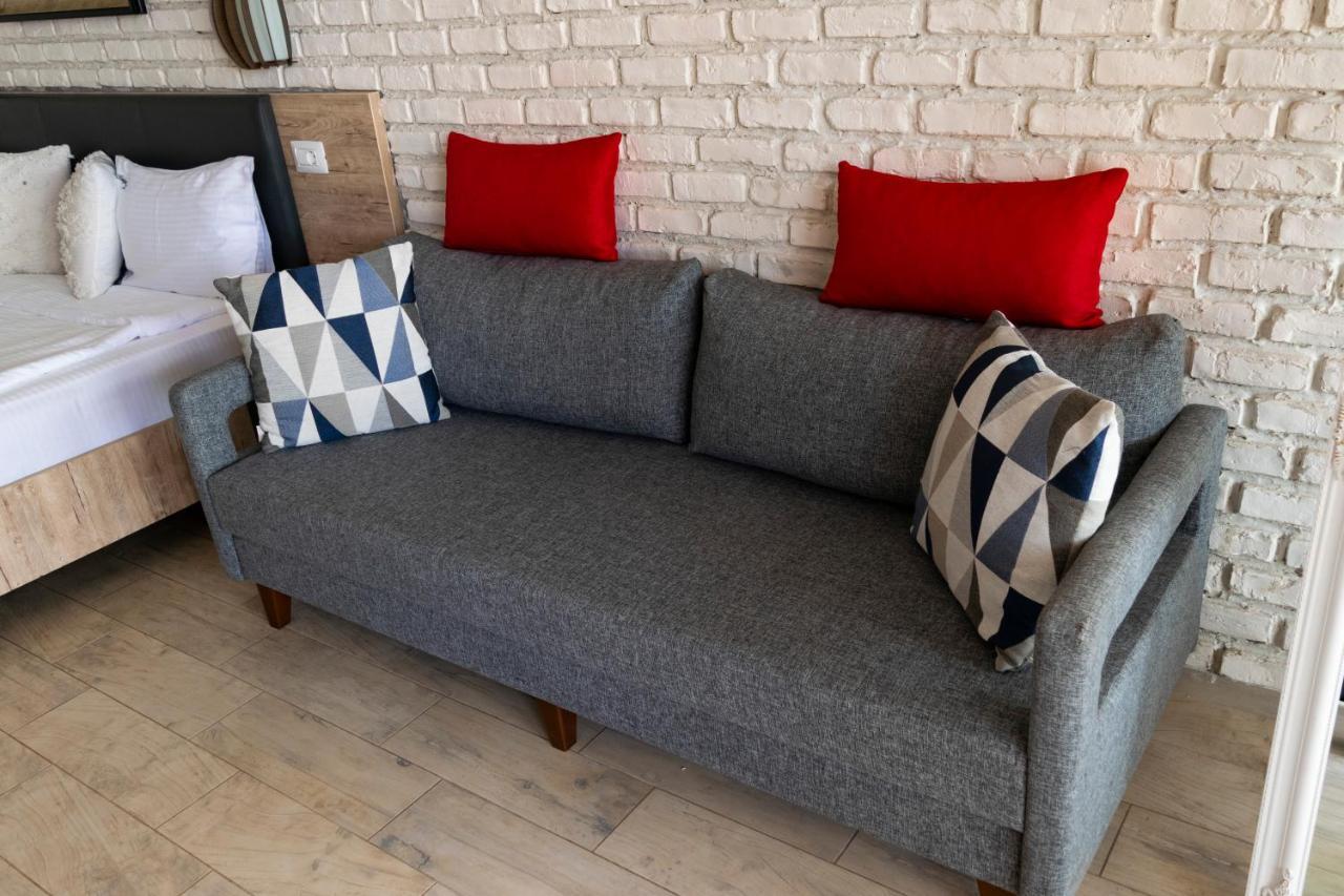 Boutique 23 Hotel Douăzeci şi Trei August Eksteriør billede