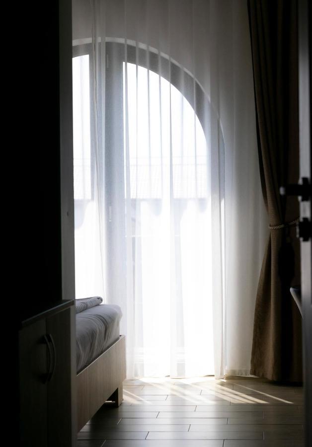 Boutique 23 Hotel Douăzeci şi Trei August Eksteriør billede