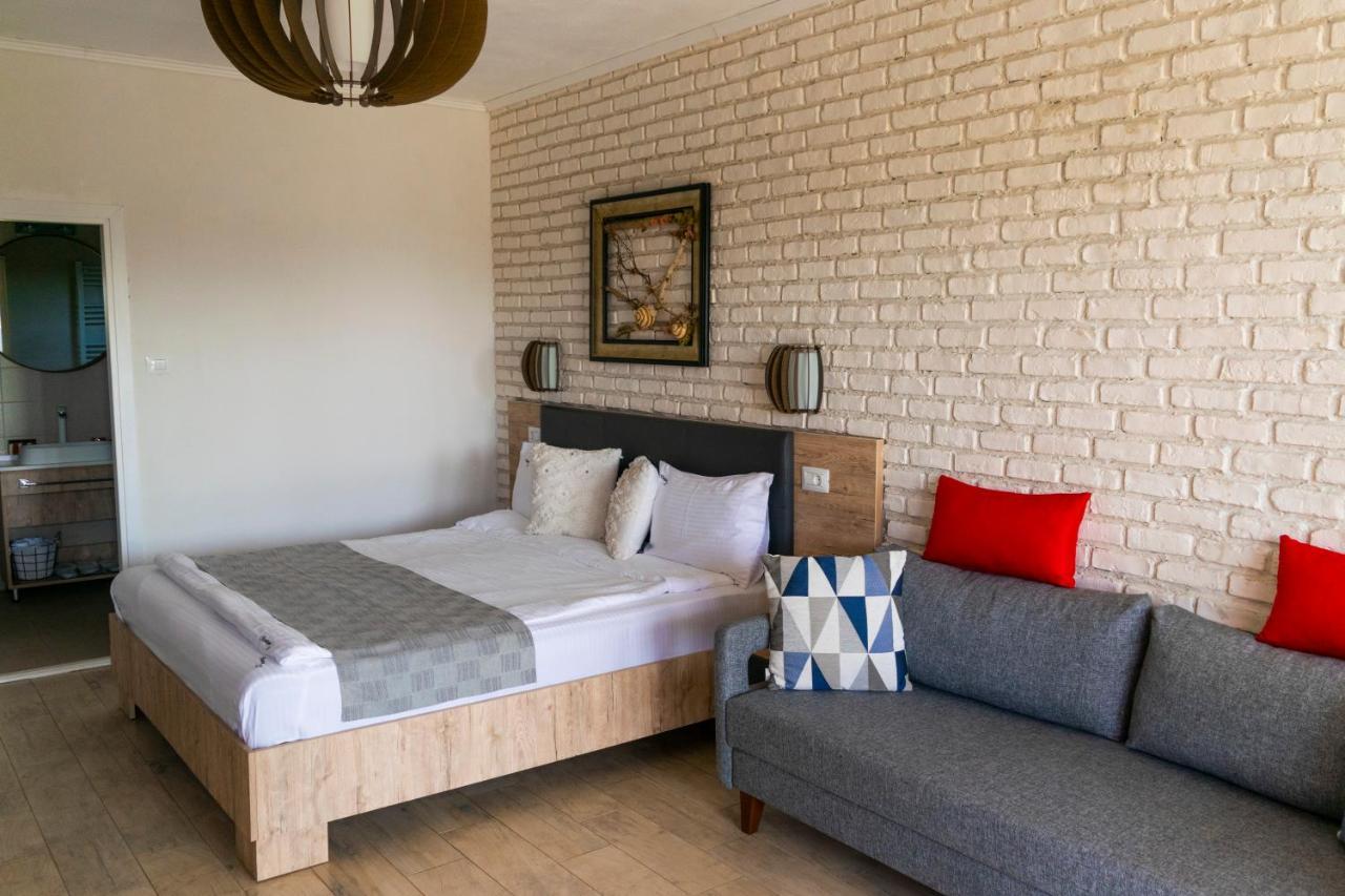 Boutique 23 Hotel Douăzeci şi Trei August Eksteriør billede