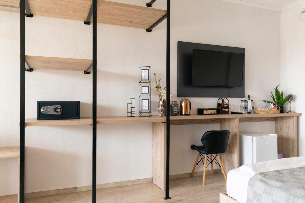 Boutique 23 Hotel Douăzeci şi Trei August Eksteriør billede
